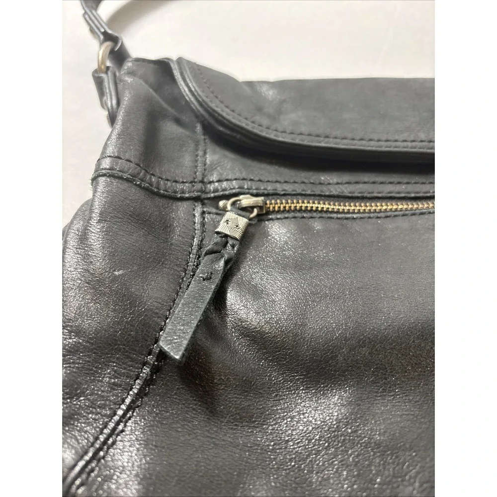 The Sak Black 100% Leather Purse Handbag Bag Magnetic Flap Foldover Soft